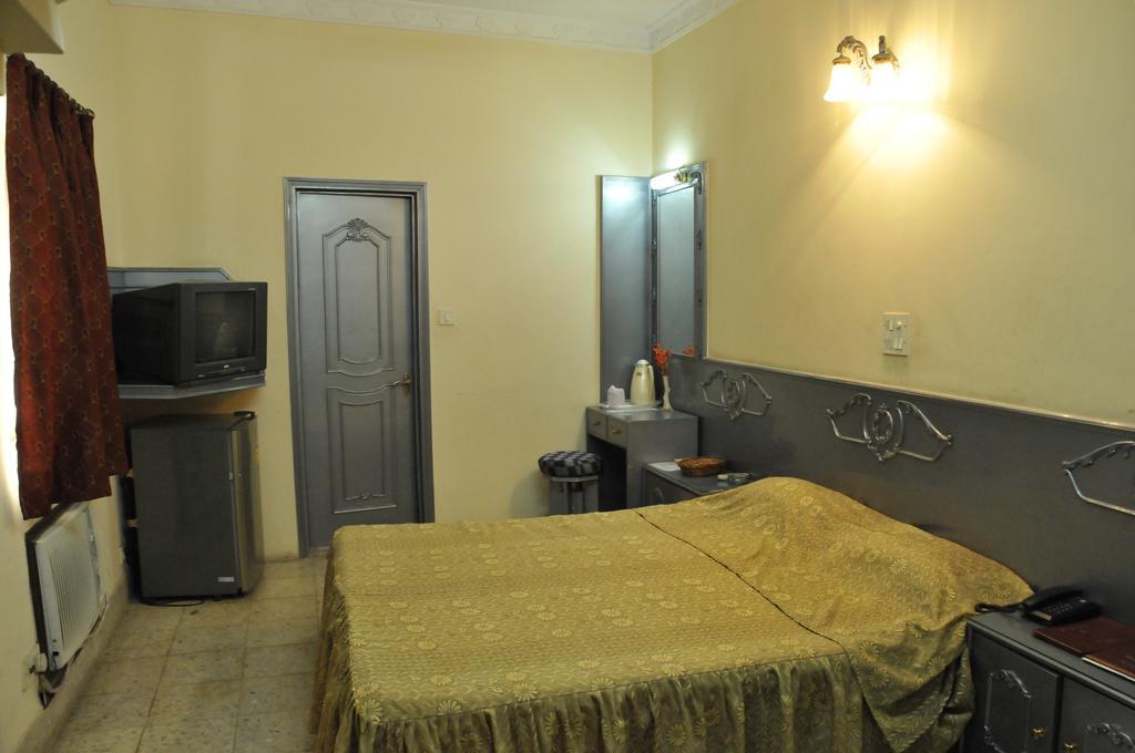 Hotel Heera Calcutta  Camera foto
