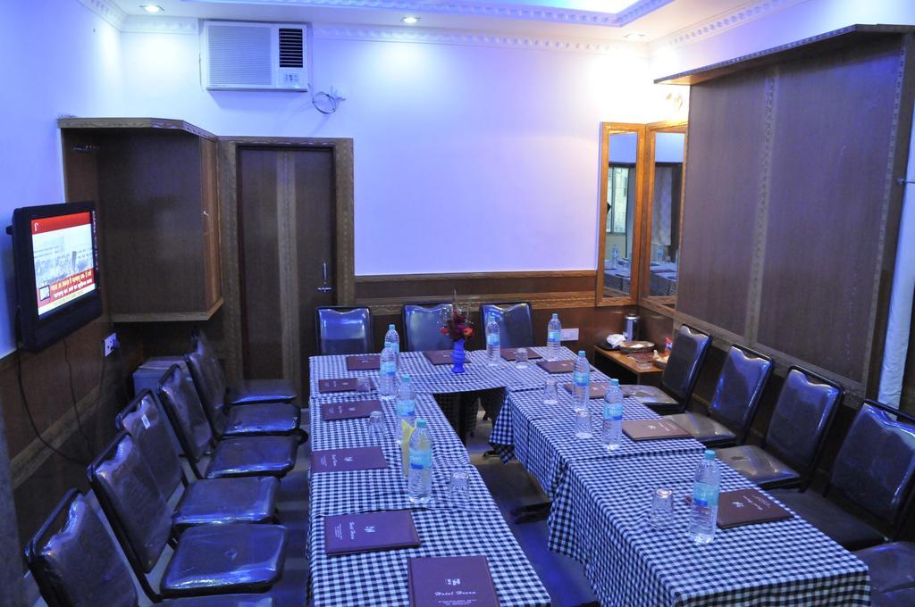 Hotel Heera Calcutta  Esterno foto