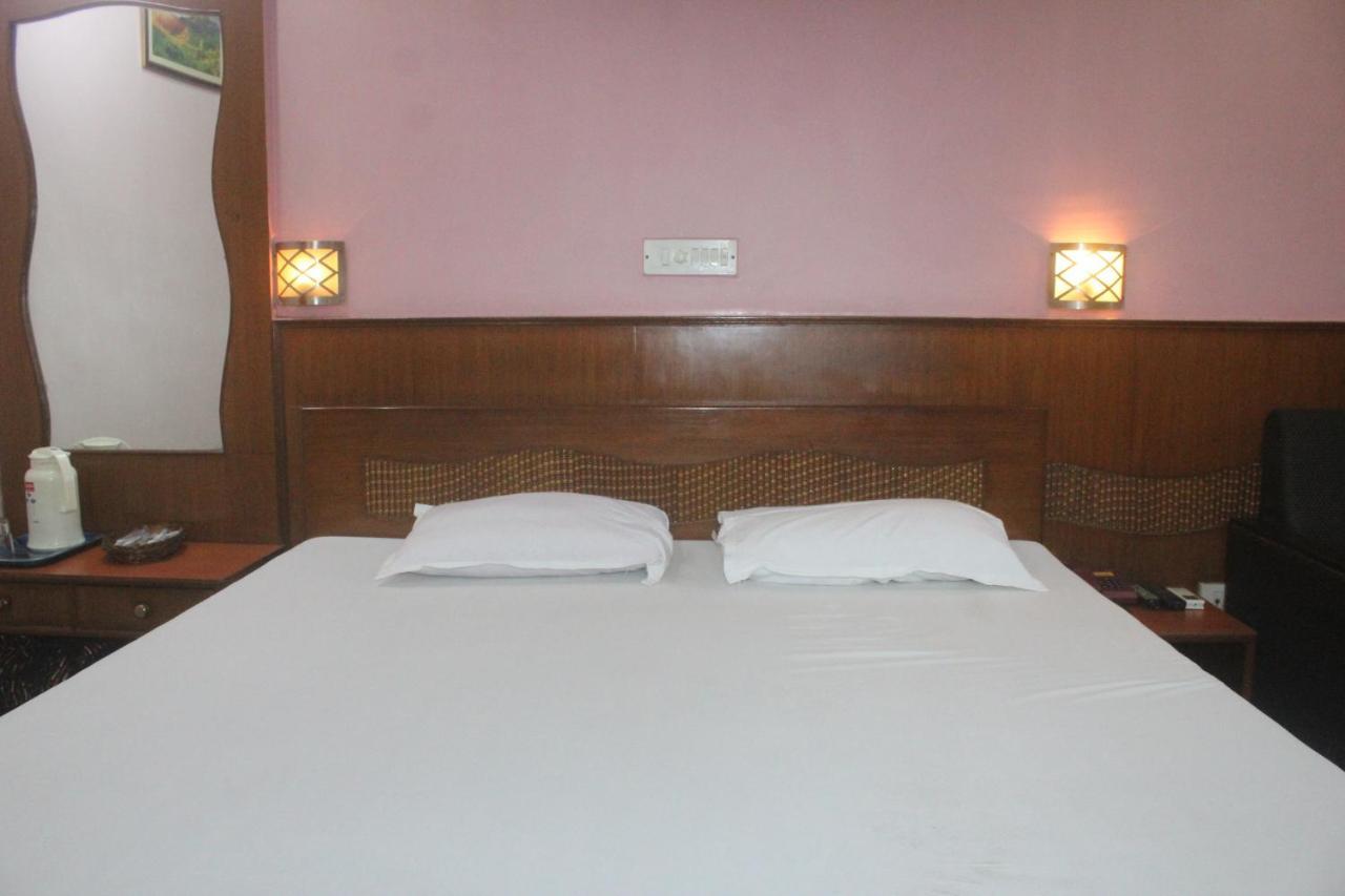 Hotel Heera Calcutta  Esterno foto
