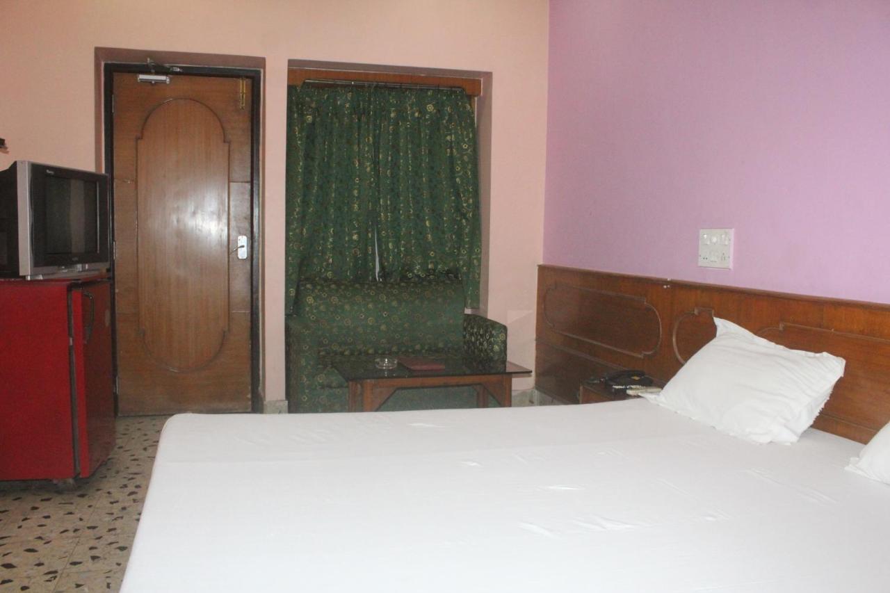 Hotel Heera Calcutta  Esterno foto