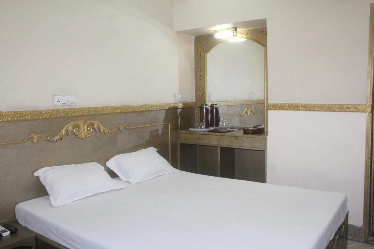 Hotel Heera Calcutta  Esterno foto
